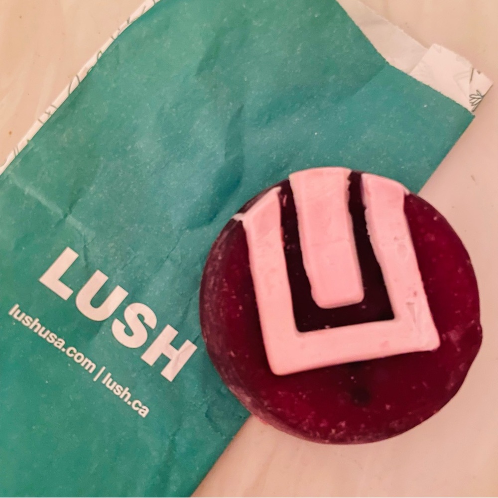 LUSH Bath Bomb - NEW